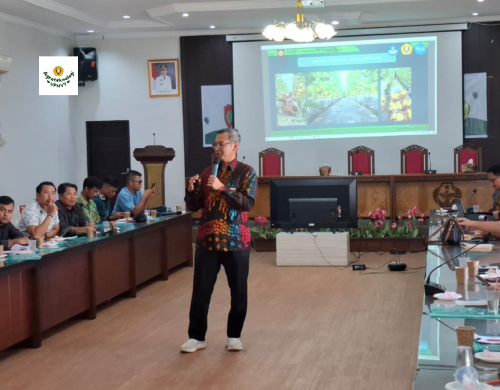 Pelatihan Budidaya Hidroponik Melon dalam Greenhouse Dorong Semangat Petani Muda Kalimantan Tengah
